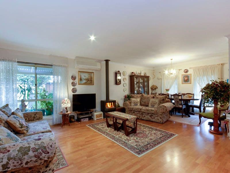 9 Cabernet Court, WAURN PONDS VIC 3216, Waurn Ponds - Thumbnail 2