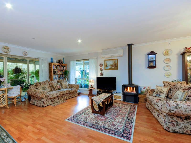 9 Cabernet Court, WAURN PONDS VIC 3216, Waurn Ponds - Thumbnail 3