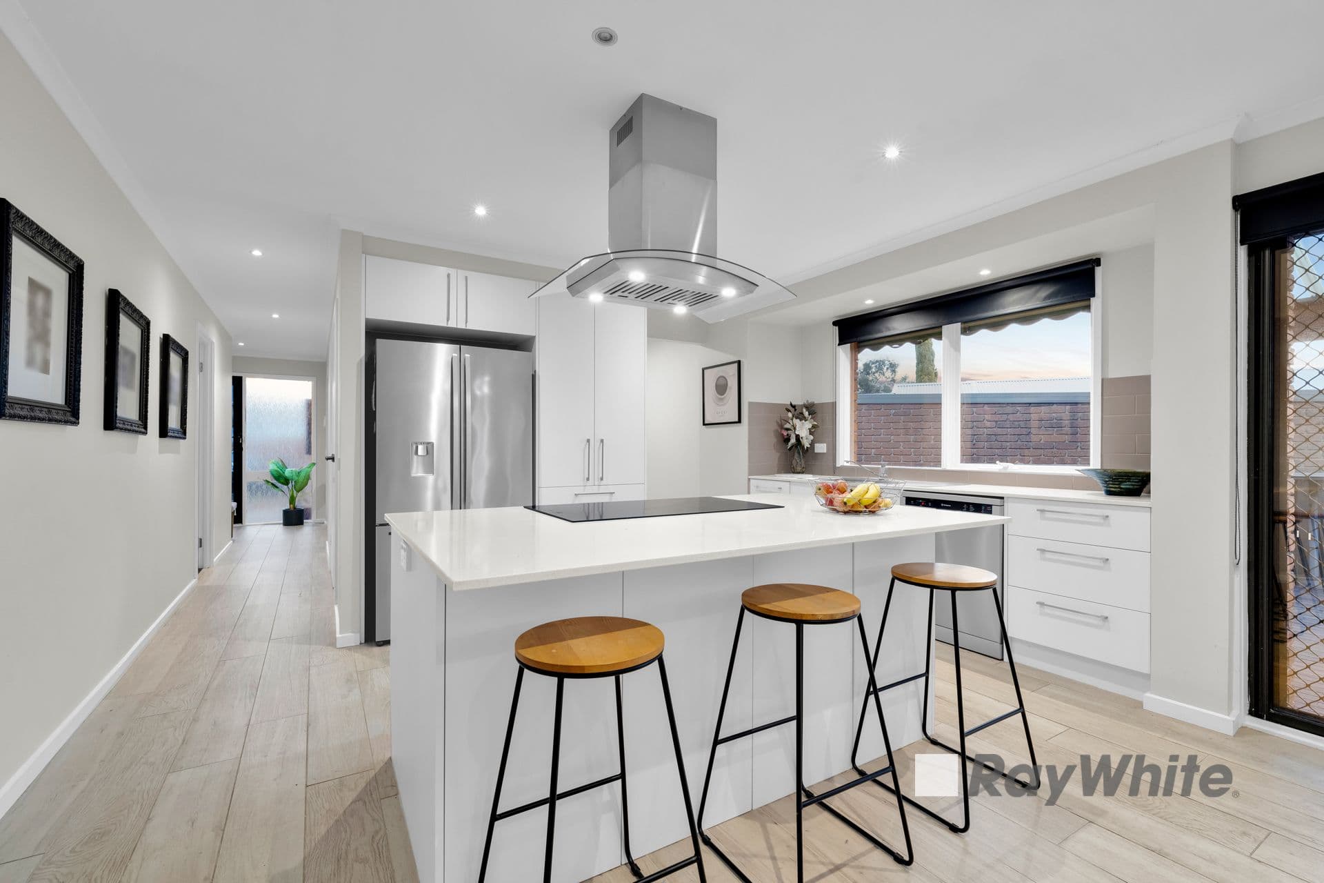 8 Diosma Court, Narre Warren VIC 3805, Narre Warren - Thumbnail 2