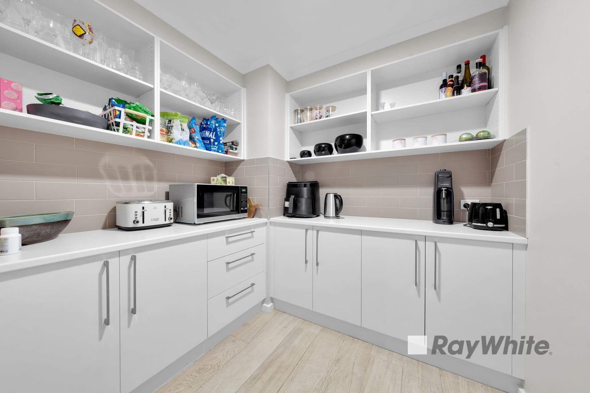 8 Diosma Court, Narre Warren VIC 3805, Narre Warren - Thumbnail 5