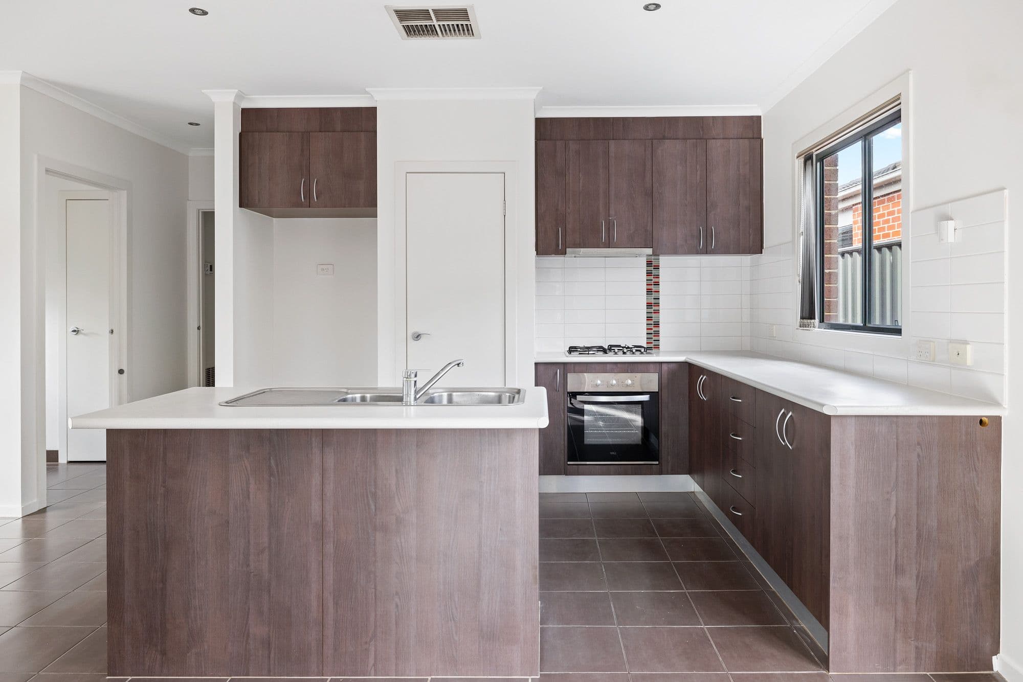 68 Eltham Parade, MANOR LAKES VIC 3024, Manor Lakes - Thumbnail 2