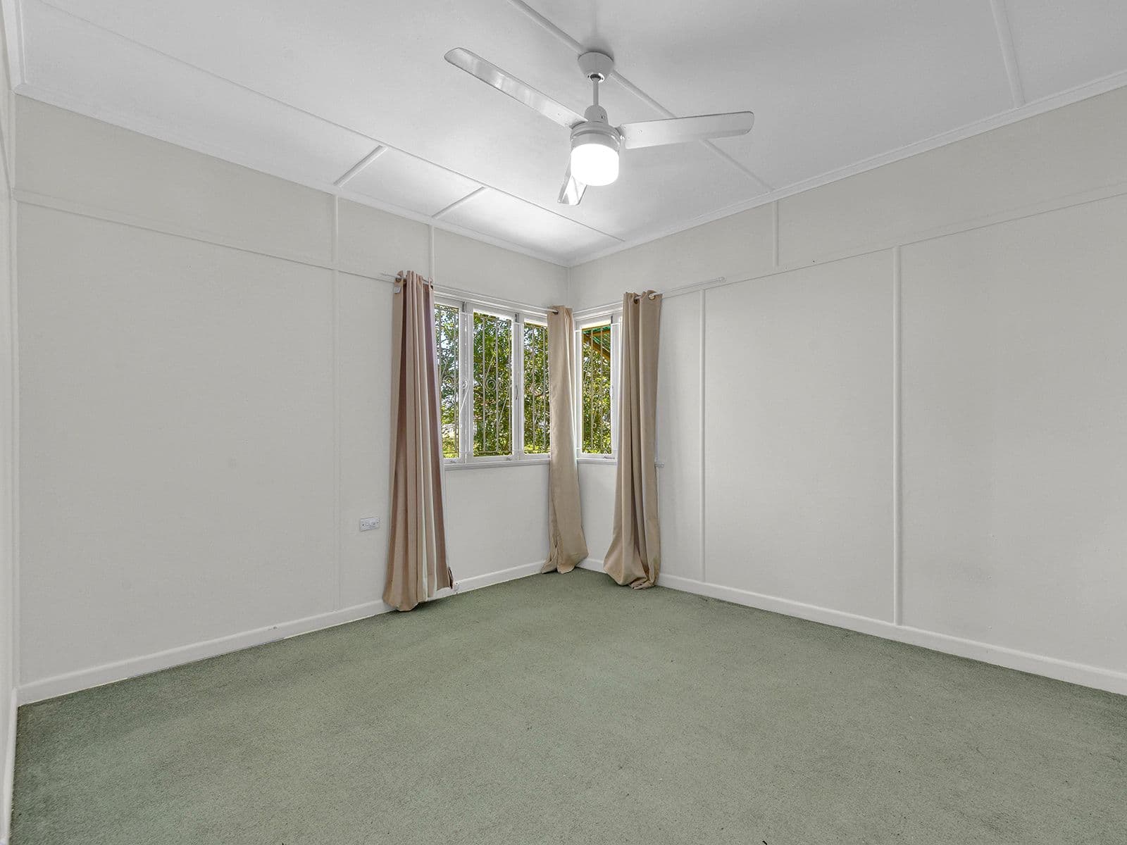 10 Diamond Street, Holland Park QLD 4121, Holland Park - Thumbnail 8