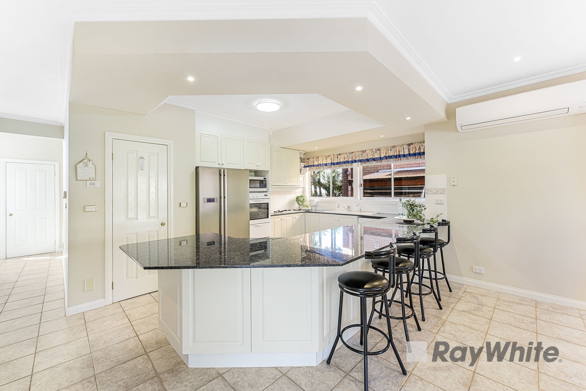 9 Landsborough Close, Endeavour Hills VIC 3802, Endeavour Hills - Thumbnail 8