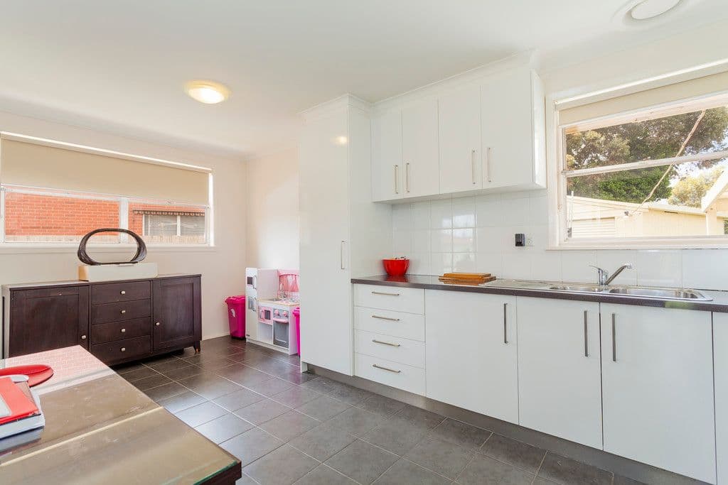 2 Kosciusko Avenue, CORIO VIC 3214, Corio - Thumbnail 3