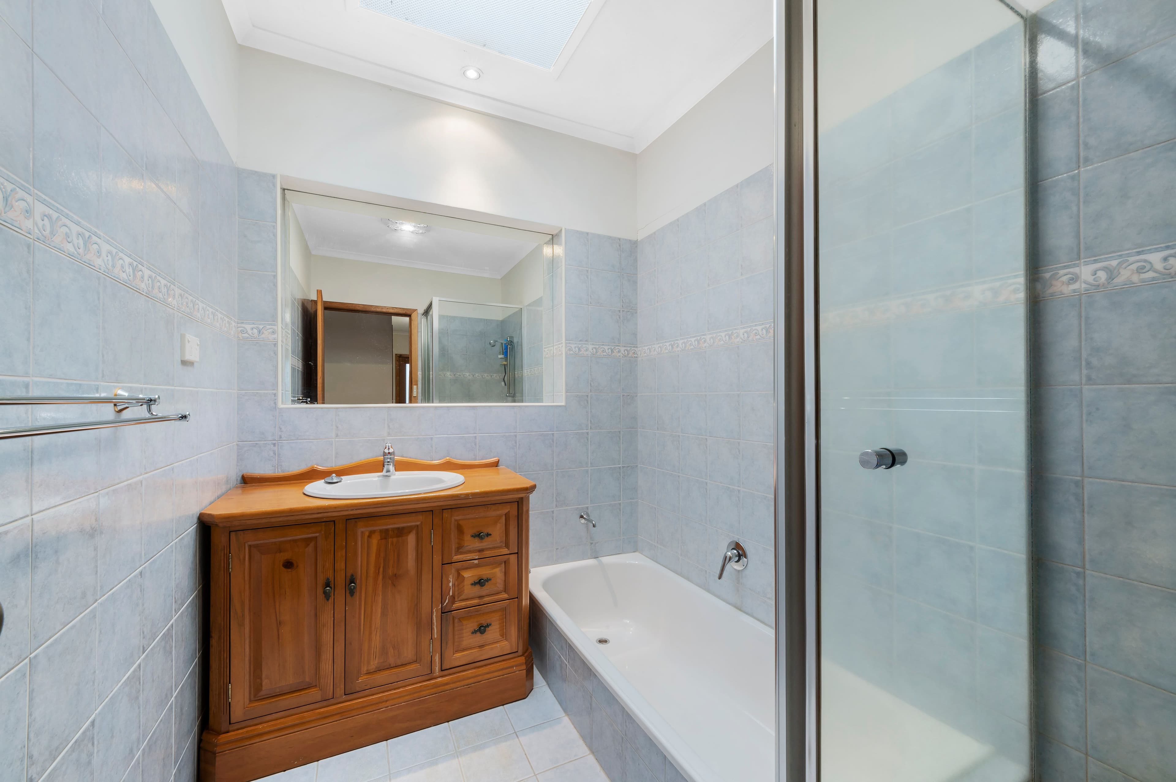 2 Therese Avenue, Mount Waverley VIC 3149, Mount Waverley - Thumbnail 8