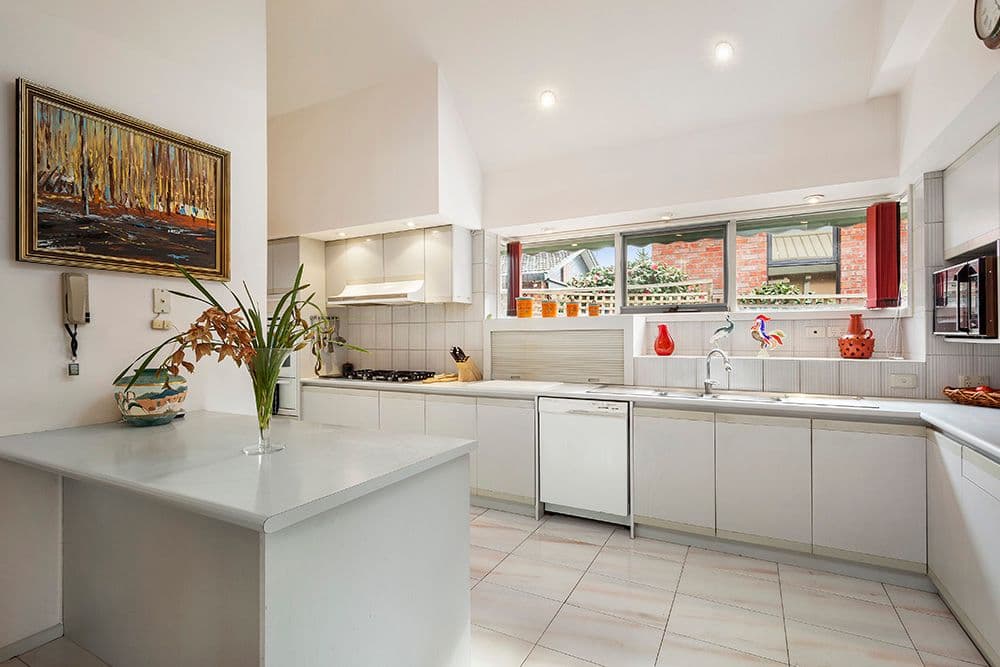 11 Harvell Court, DONCASTER VIC 3108, Doncaster - Thumbnail 2