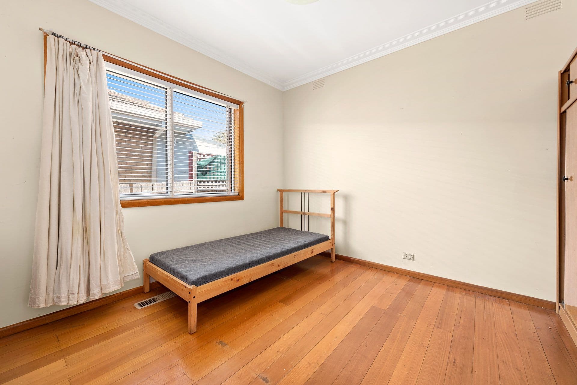 7-9 Inverness Avenue, Burwood VIC 3125, Burwood - Thumbnail 4