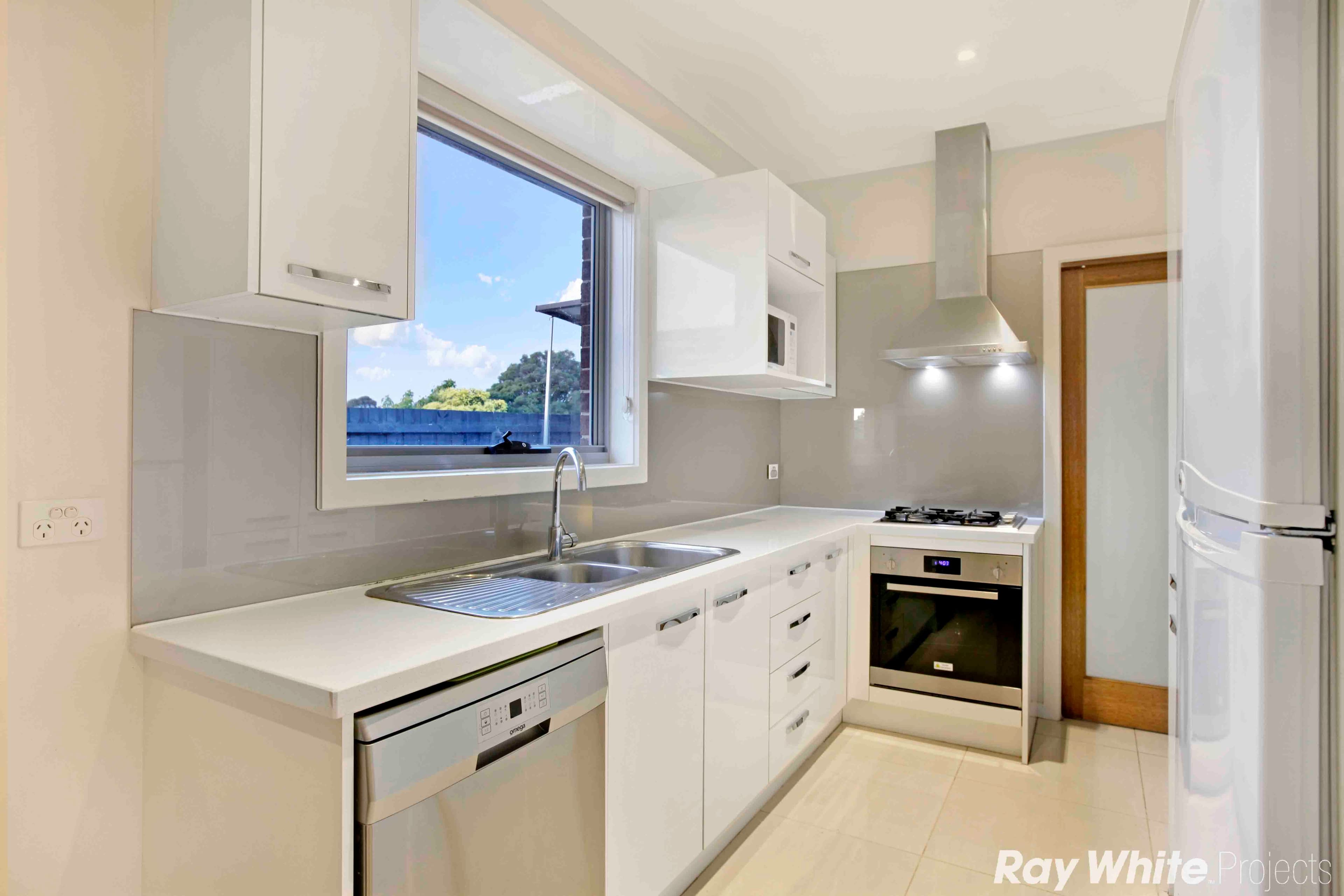 54 Yarra Avenue, Reservoir VIC 3073, Reservoir - Thumbnail 3