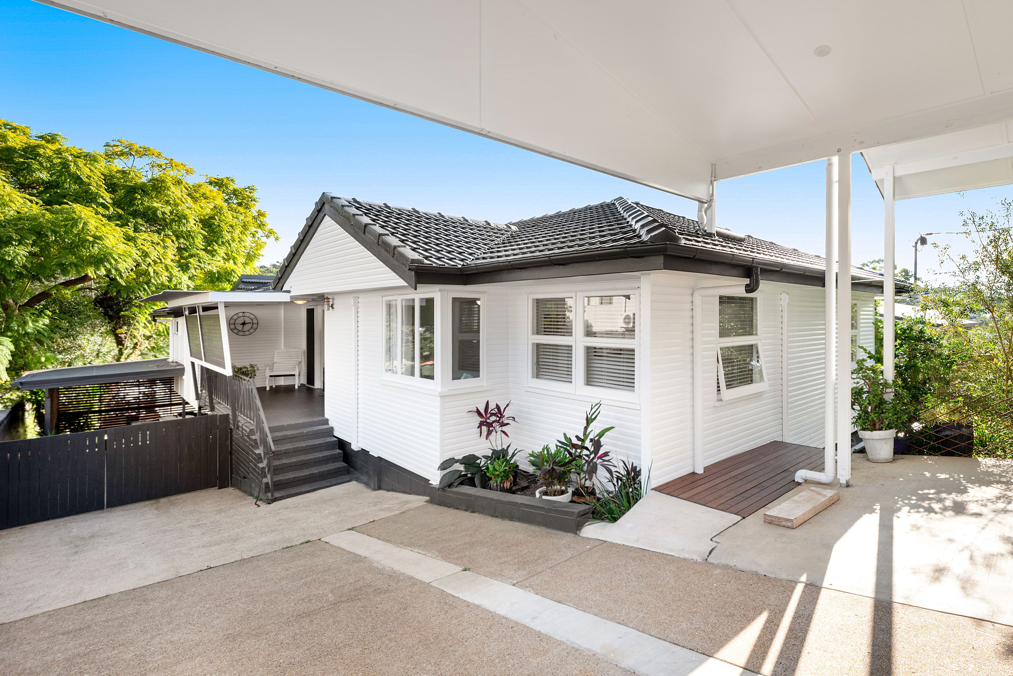 16 Wunulla Street, Mount Gravatt East QLD 4122, Mount Gravatt East - Thumbnail 2