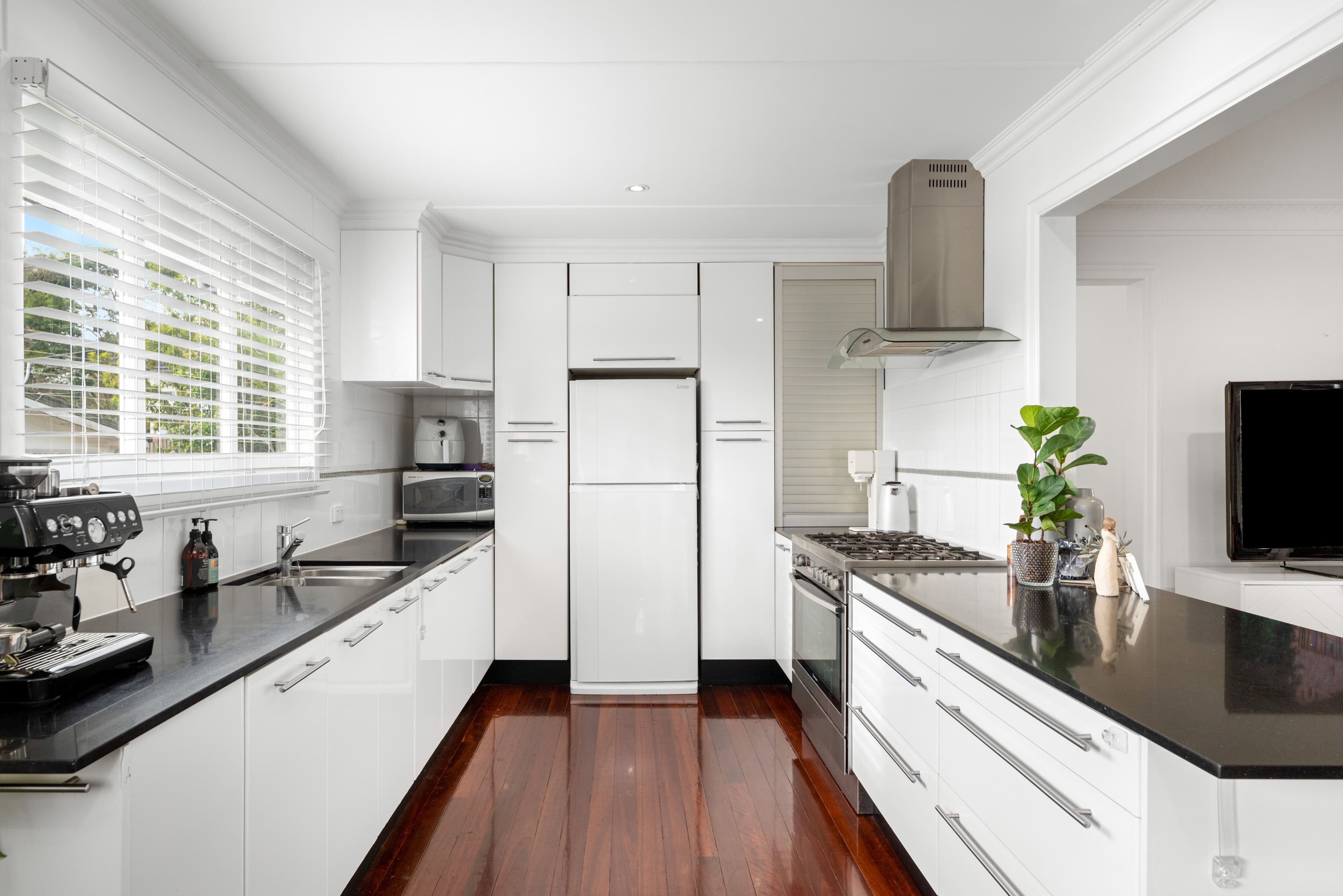 16 Wunulla Street, Mount Gravatt East QLD 4122, Mount Gravatt East - Thumbnail 7