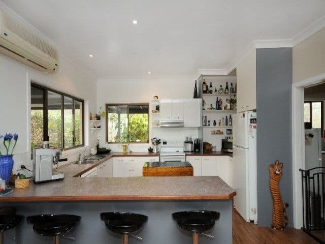 35 Berghofer Drive, WITHCOTT QLD 4352, Withcott - Thumbnail 2