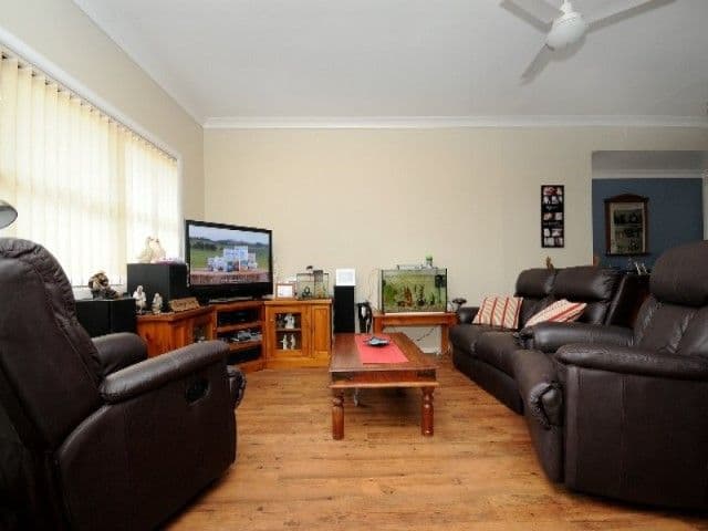 35 Berghofer Drive, WITHCOTT QLD 4352, Withcott - Thumbnail 4