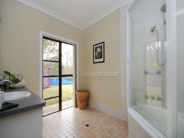 35 Berghofer Drive, WITHCOTT QLD 4352, Withcott - Thumbnail 5