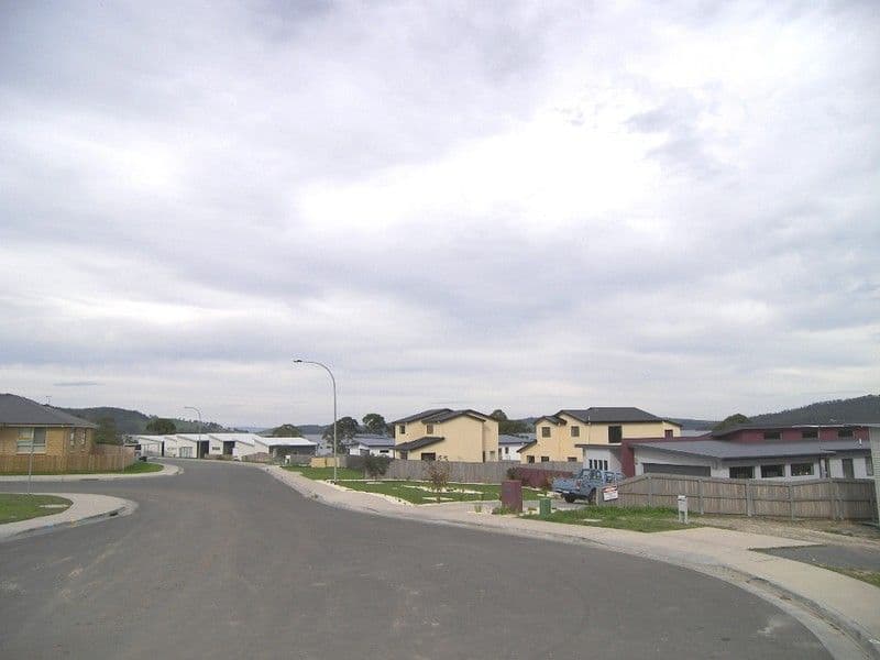 16 Giselle Avenue, Wyoming, Wyoming - Thumbnail 2