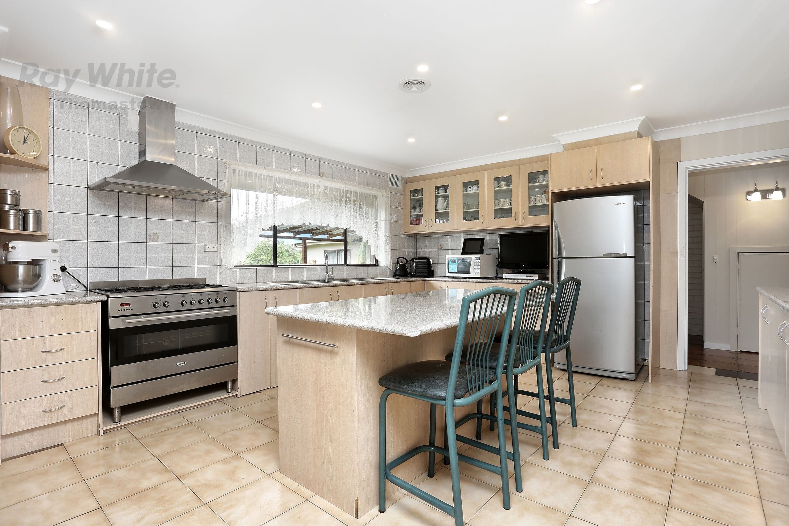 6 Guam Court, Lalor VIC 3075, Lalor - Thumbnail 2