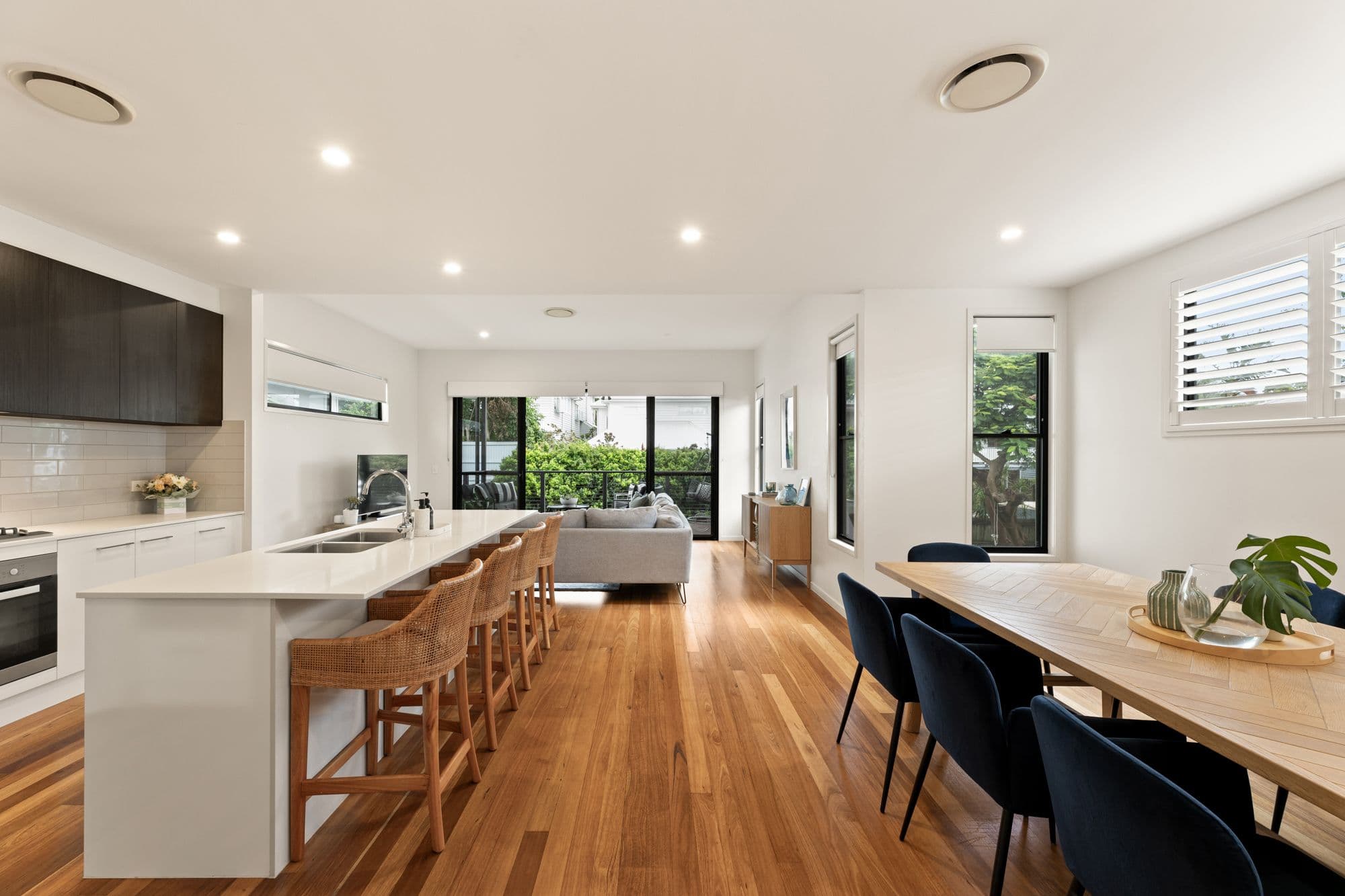 37 Third Street, Camp Hill QLD 4152, Camp Hill - Thumbnail 2