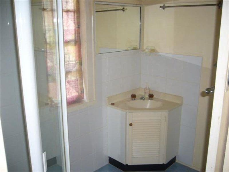 19 Boronia Avenue, Holland Park QLD 4121, Holland Park West - Thumbnail 4