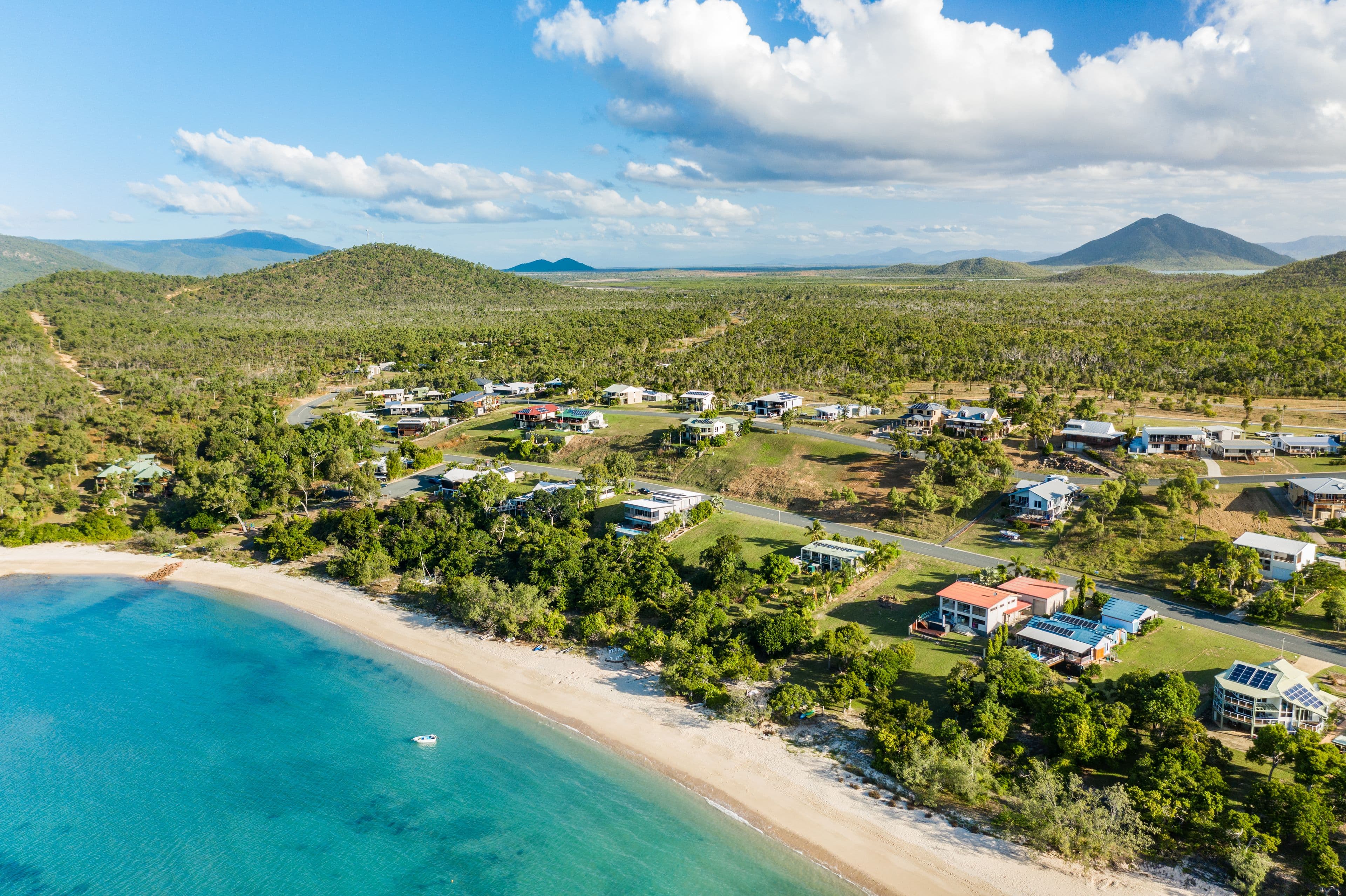 15 Blackcurrant Drive, Hideaway Bay QLD 4800, Hideaway Bay - Thumbnail 2