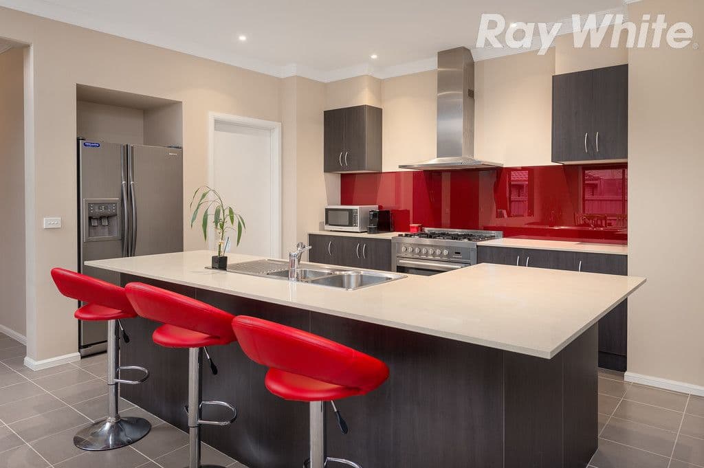 10 Saintly Drive, South Morang VIC 3752, South Morang - Thumbnail 2