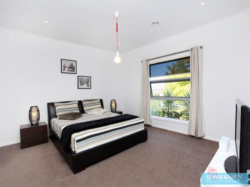 2 Liriope Green, Caroline Springs - Thumbnail 8