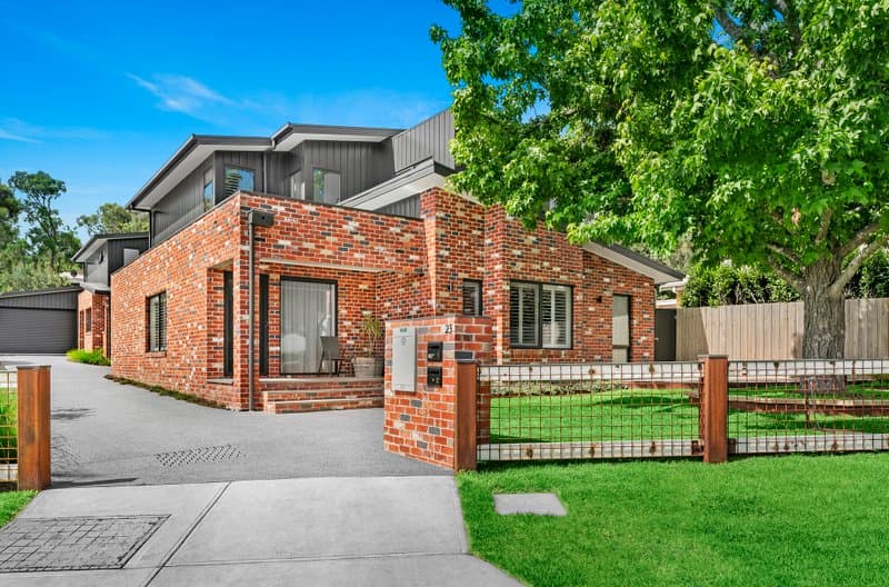 1/23 Elamo Road, Healesville - Image 1