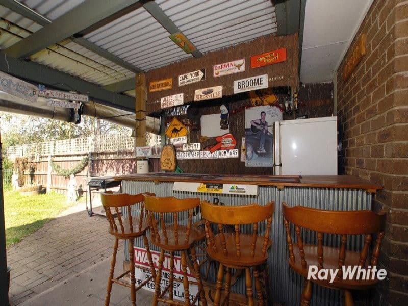 4 Todd Court, CRANBOURNE VIC 3977, Cranbourne West - Thumbnail 2