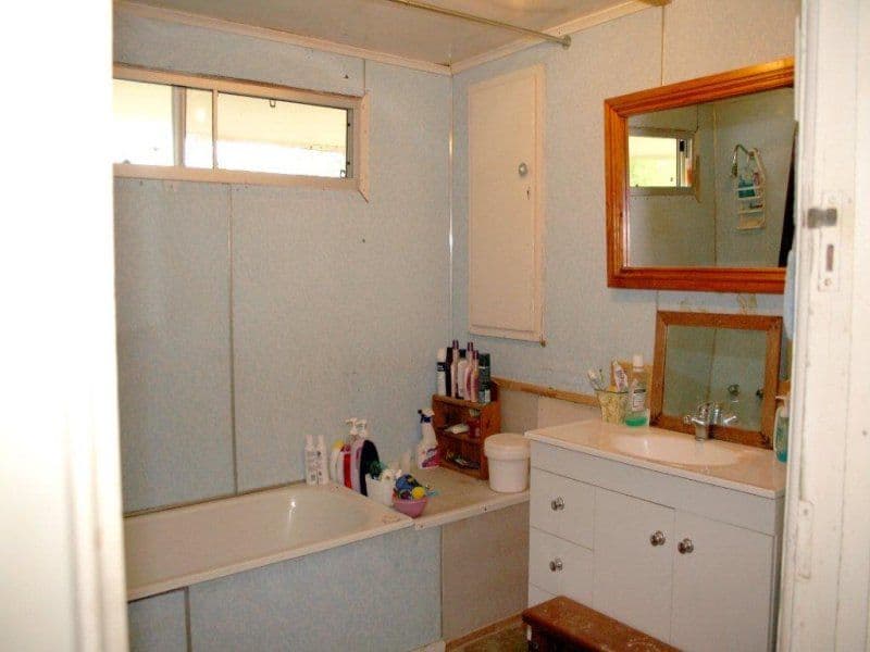17 McLaren, HUGHENDEN QLD 4821, Hughenden - Thumbnail 8