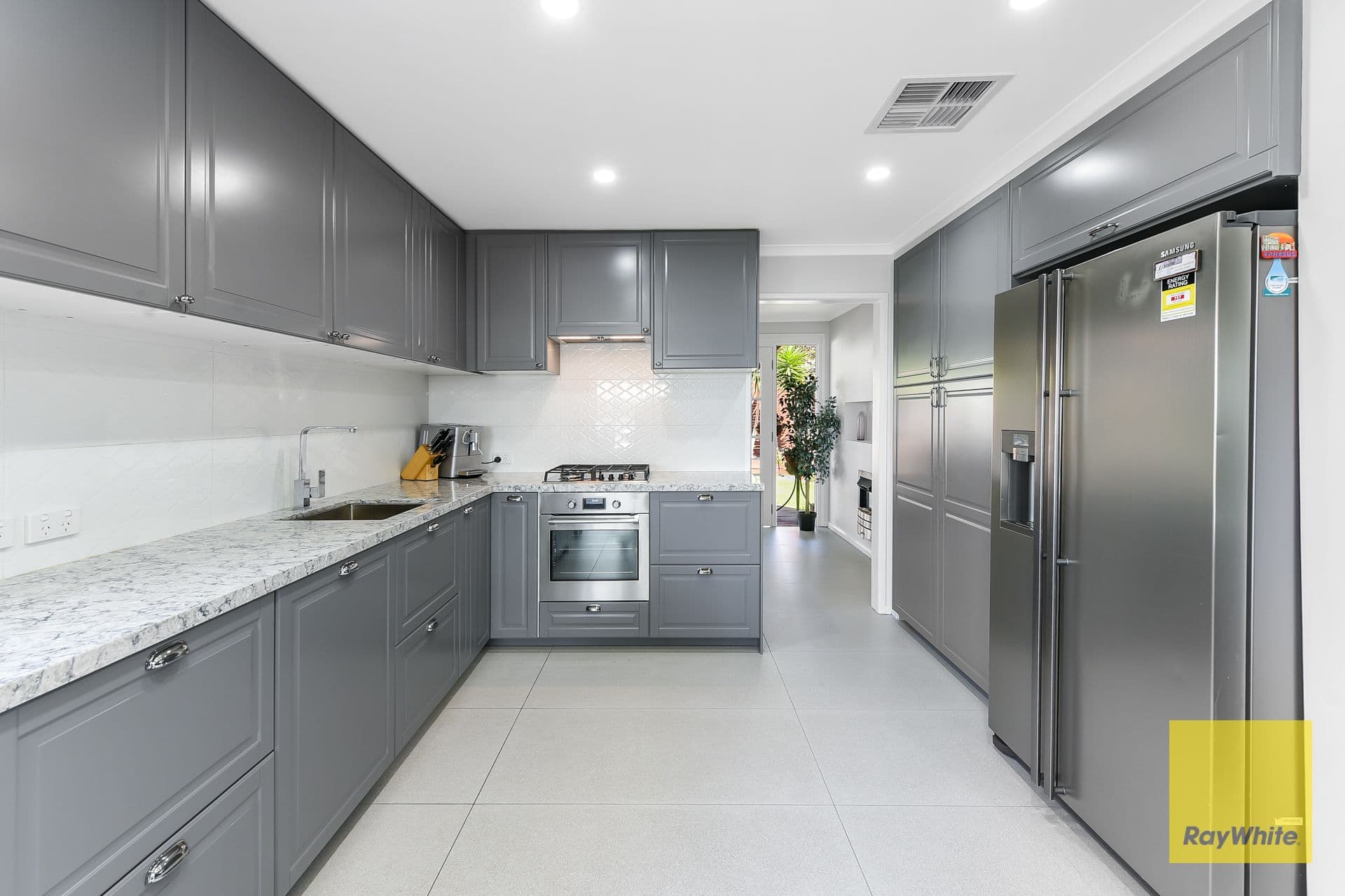 1 Rapanea Court, Endeavour Hills VIC 3802, Endeavour Hills - Thumbnail 6