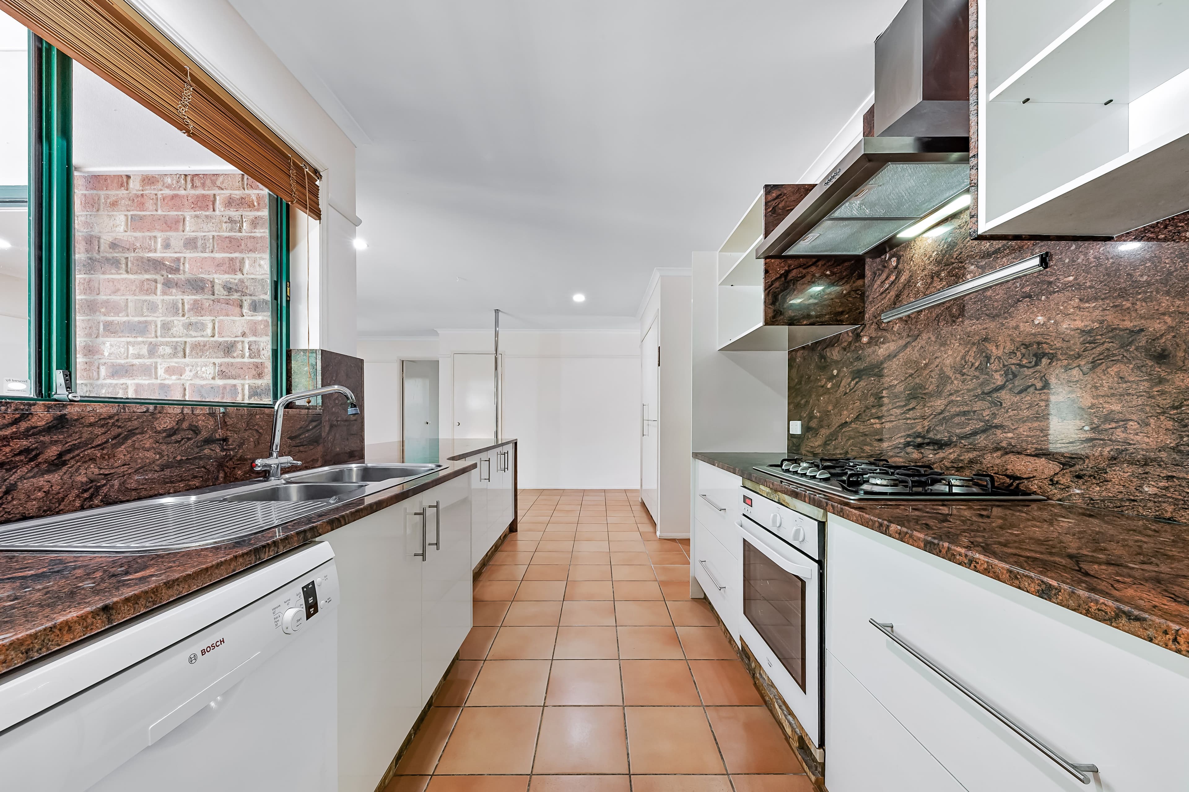 6 Kingfisher Terrace, Jubilee Pocket QLD 4802, Jubilee Pocket - Thumbnail 5