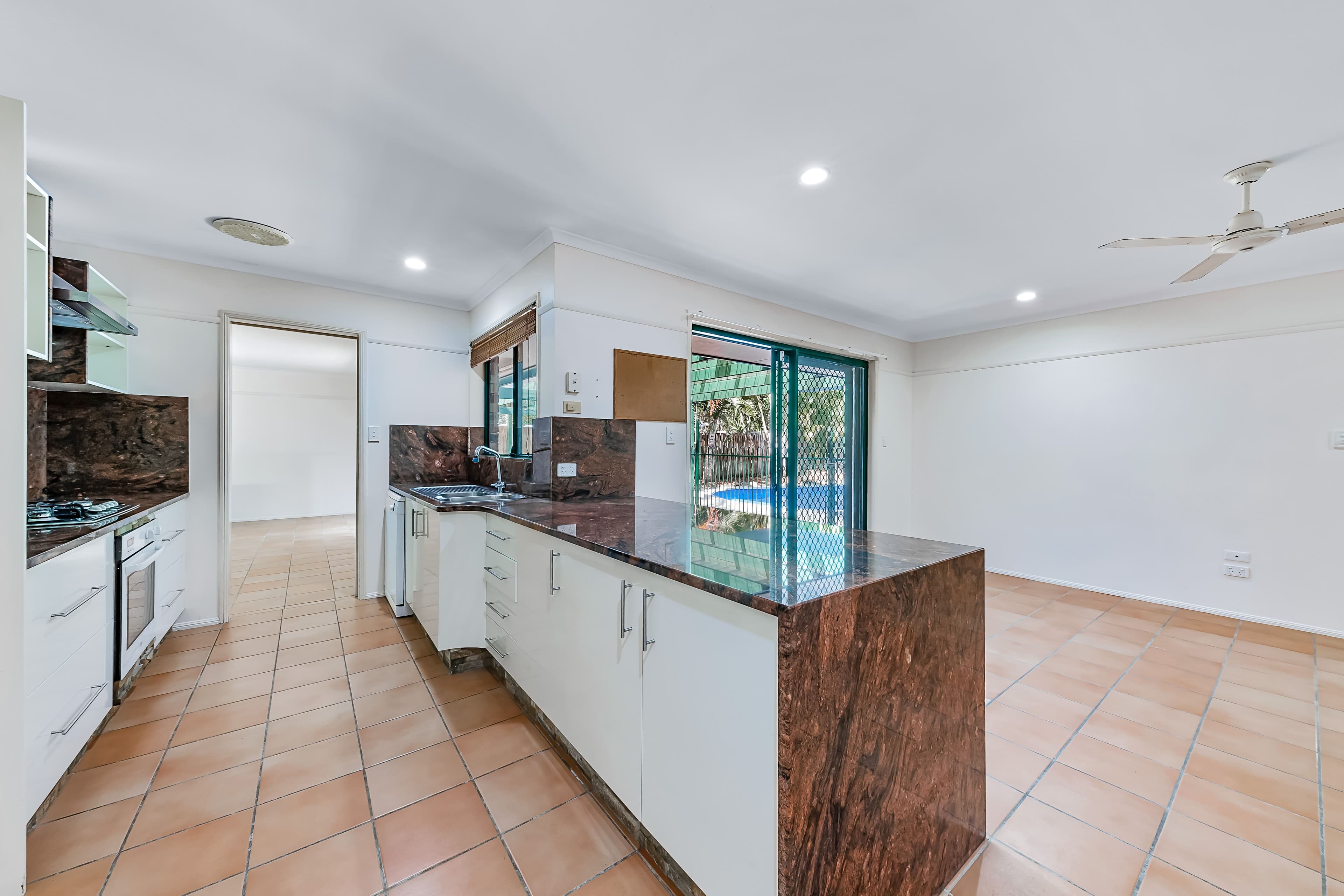 6 Kingfisher Terrace, Jubilee Pocket QLD 4802, Jubilee Pocket - Thumbnail 6