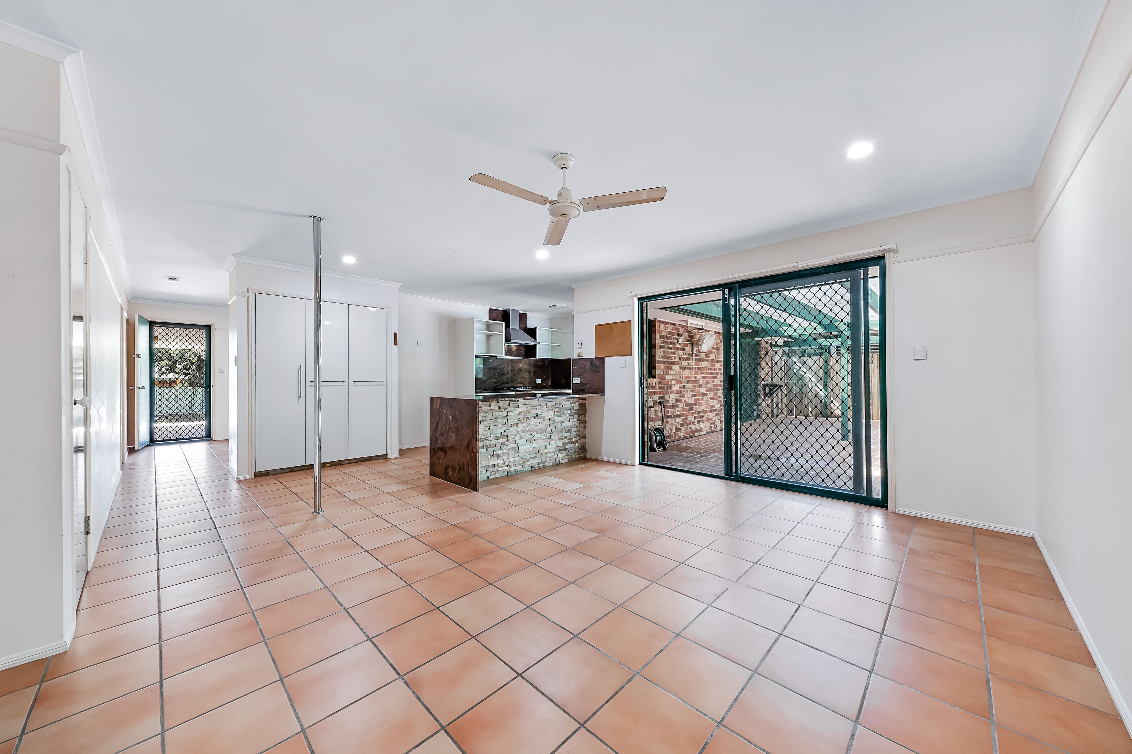 6 Kingfisher Terrace, Jubilee Pocket QLD 4802, Jubilee Pocket - Thumbnail 8