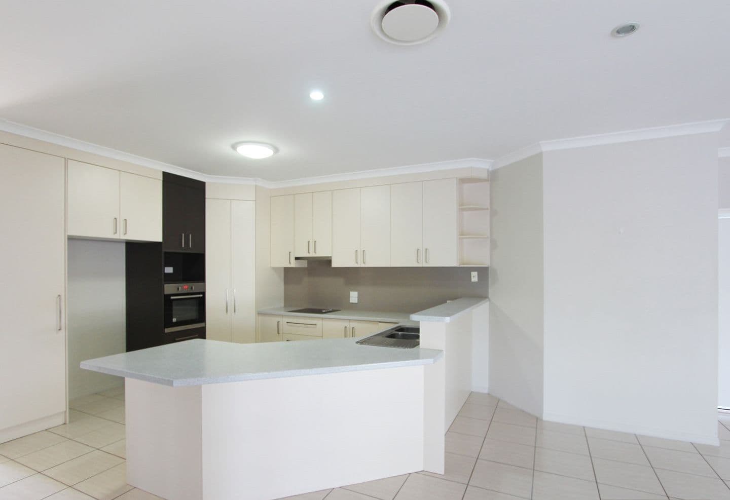5 Sarah Court, New Auckland QLD 4680, New Auckland - Thumbnail 4
