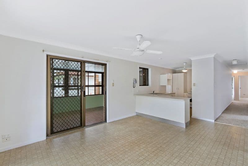 2 Kurraba Parade, BERKELEY VALE NSW 2261, Berkeley Vale - Thumbnail 3