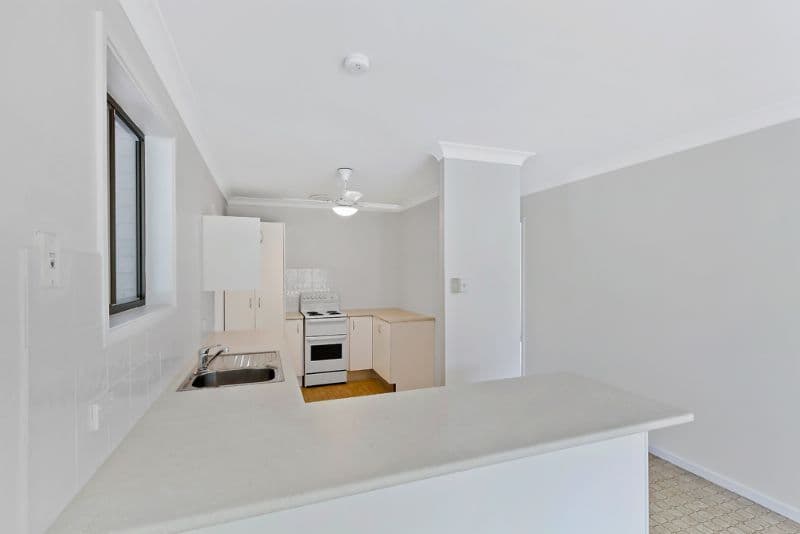 2 Kurraba Parade, BERKELEY VALE NSW 2261, Berkeley Vale - Thumbnail 4