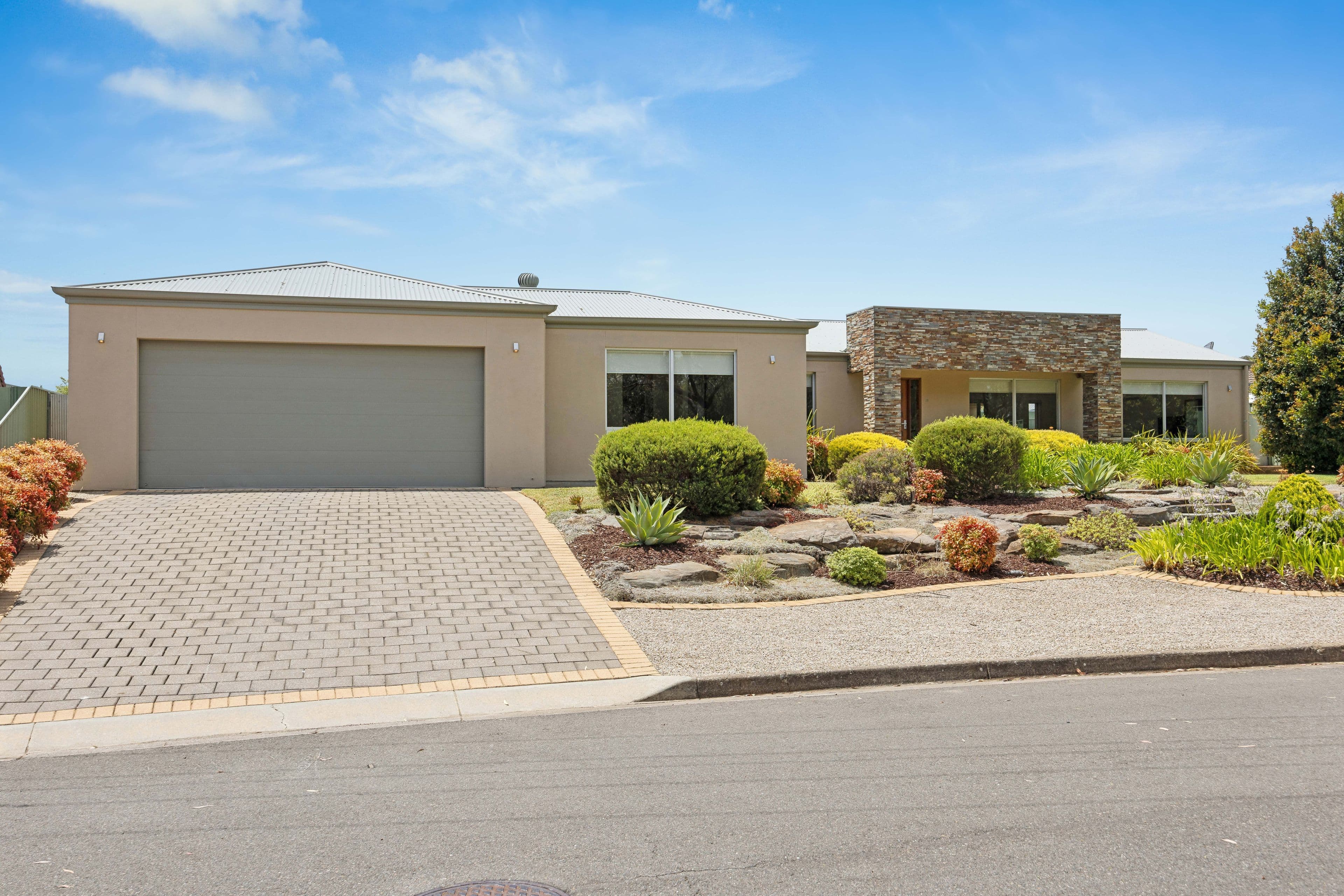 19 Tolcairn Crescent, Flagstaff Hill SA 5159, Flagstaff Hill - Thumbnail 2