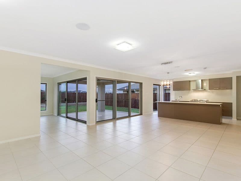 39 Rushcutter Avenue, Oxenford QLD 4210, Oxenford - Thumbnail 3