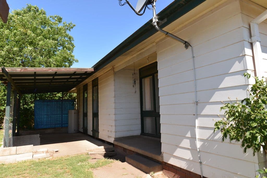 9 Crowther Street, YOUNG NSW 2594, Young - Thumbnail 4