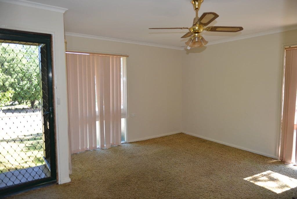 9 Crowther Street, YOUNG NSW 2594, Young - Thumbnail 6
