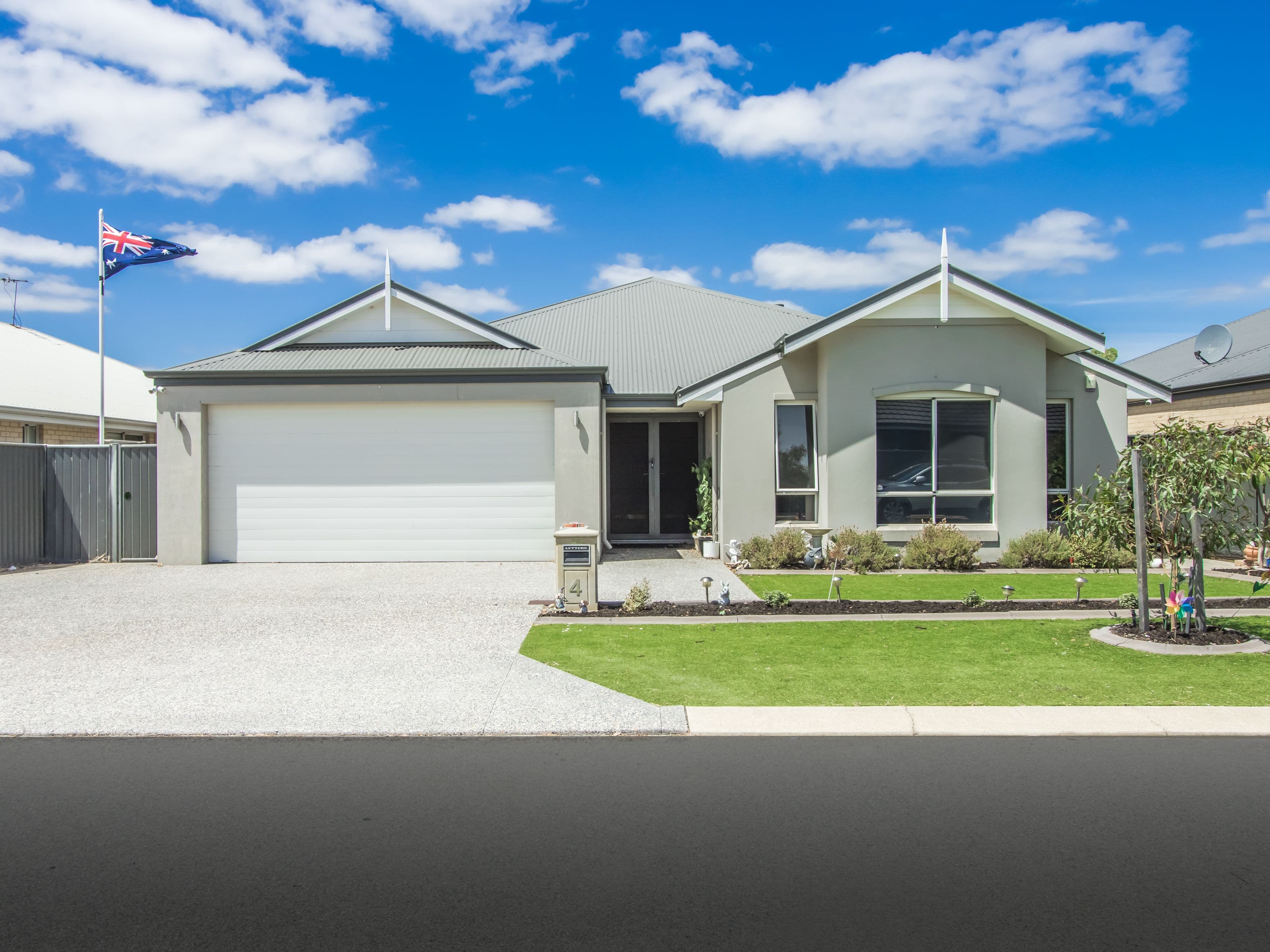 4 Larkfield Ridge, Baldivis WA 6171, Baldivis - Thumbnail 2