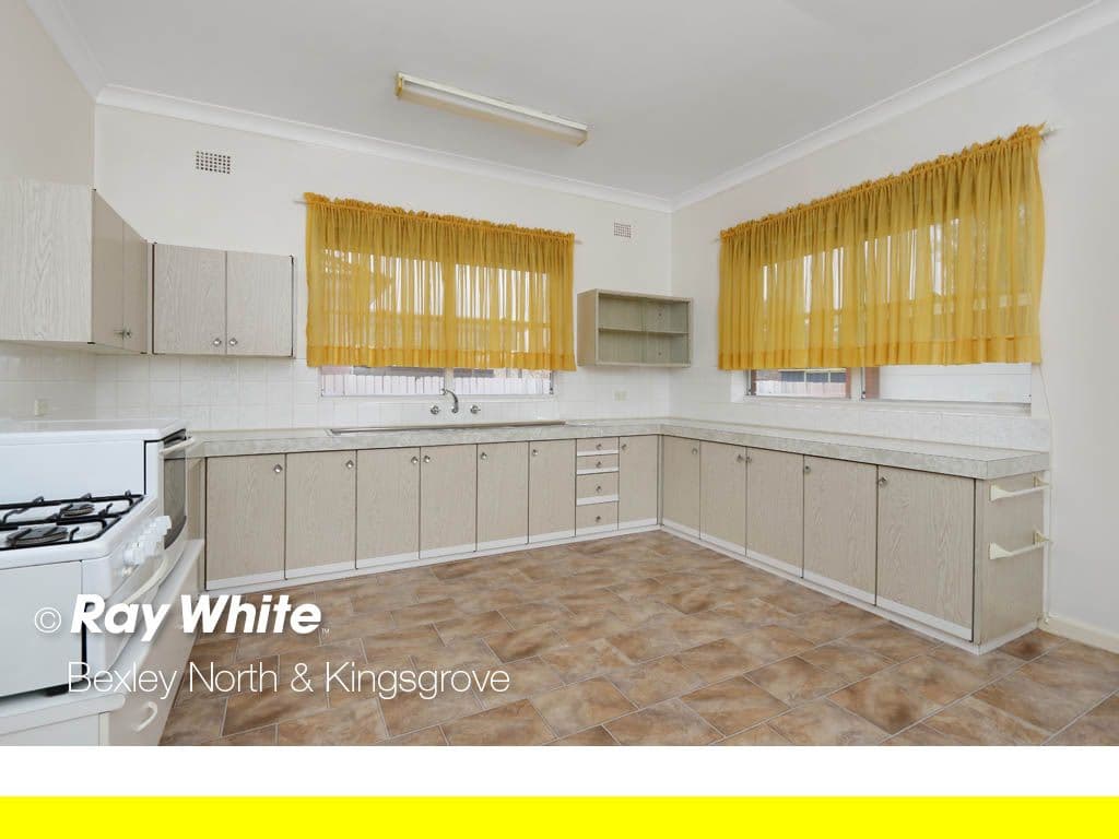 72 Rosemeath Avenue, Kingsgrove NSW 2208, Kingsgrove - Thumbnail 3