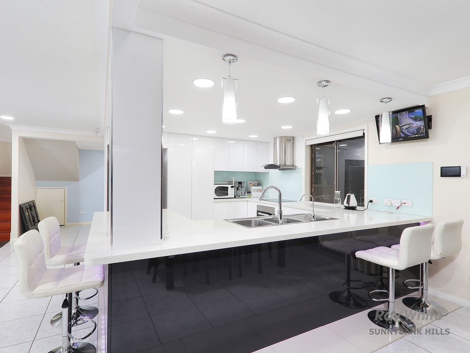 16 Maywood Crescent, Calamvale QLD 4116, Calamvale - Thumbnail 2