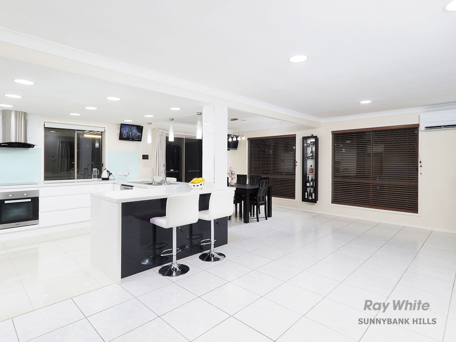 16 Maywood Crescent, Calamvale QLD 4116, Calamvale - Thumbnail 3