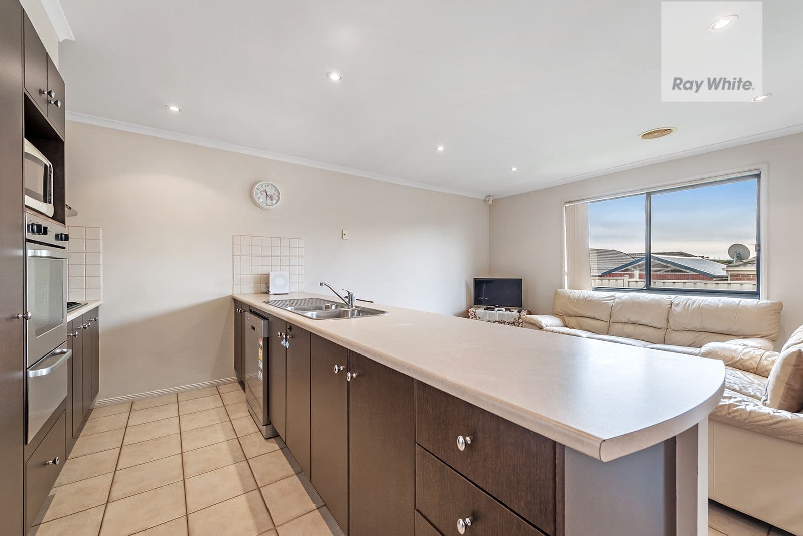 8 Sage Hills Place, Craigieburn VIC 3064, Craigieburn - Thumbnail 4