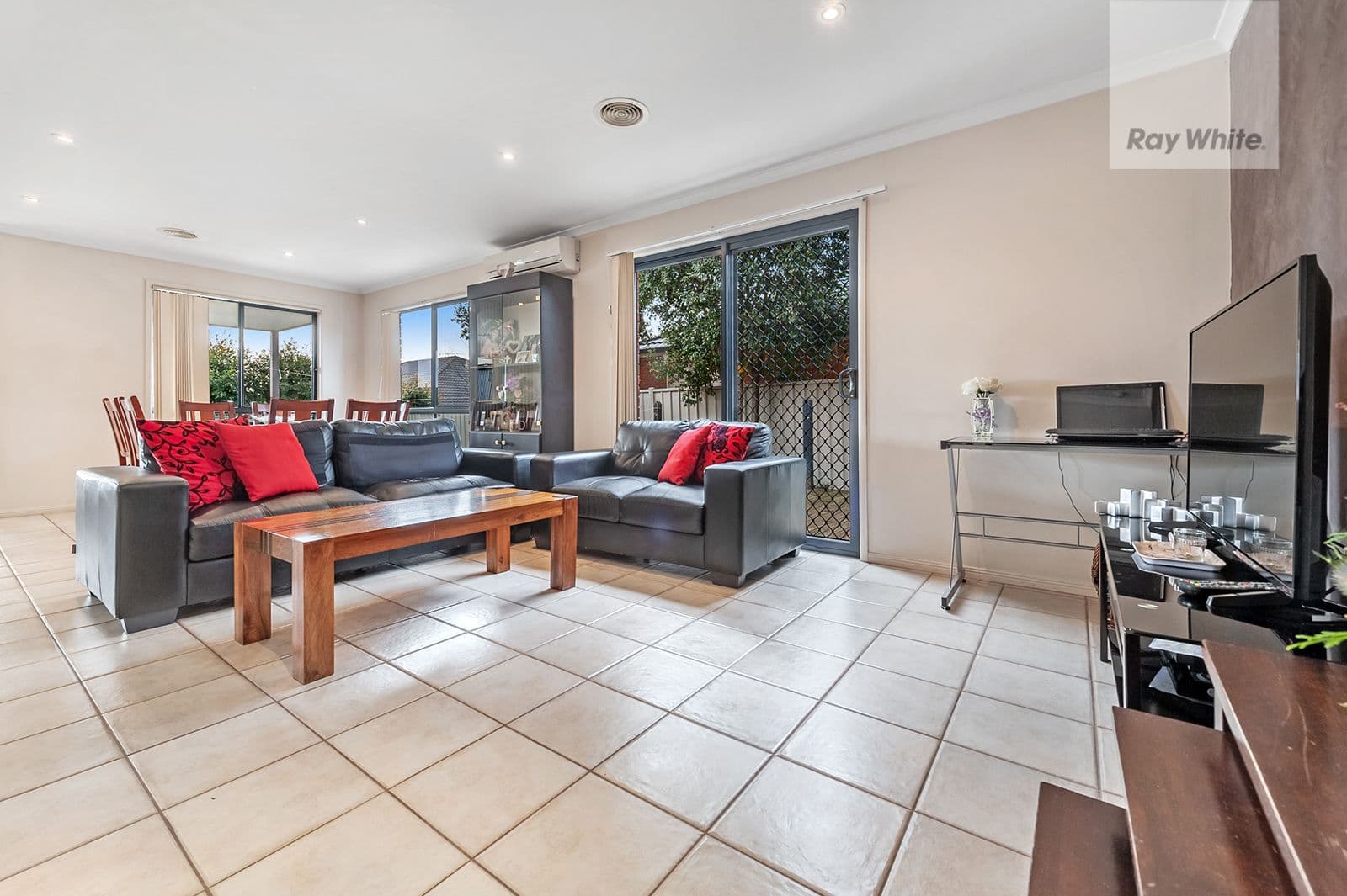 8 Sage Hills Place, Craigieburn VIC 3064, Craigieburn - Thumbnail 5