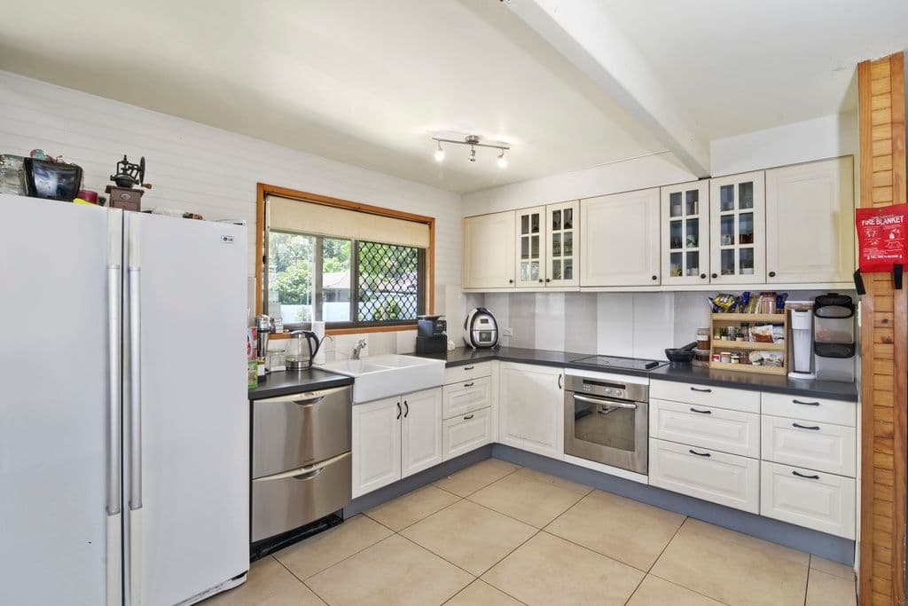25 Taperell Drive, Tugun QLD 4224, Tugun - Thumbnail 2