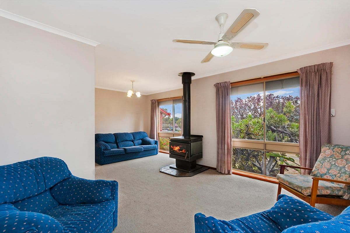 2 Duke Avenue, Hamilton VIC 3300, Hamilton - Thumbnail 4