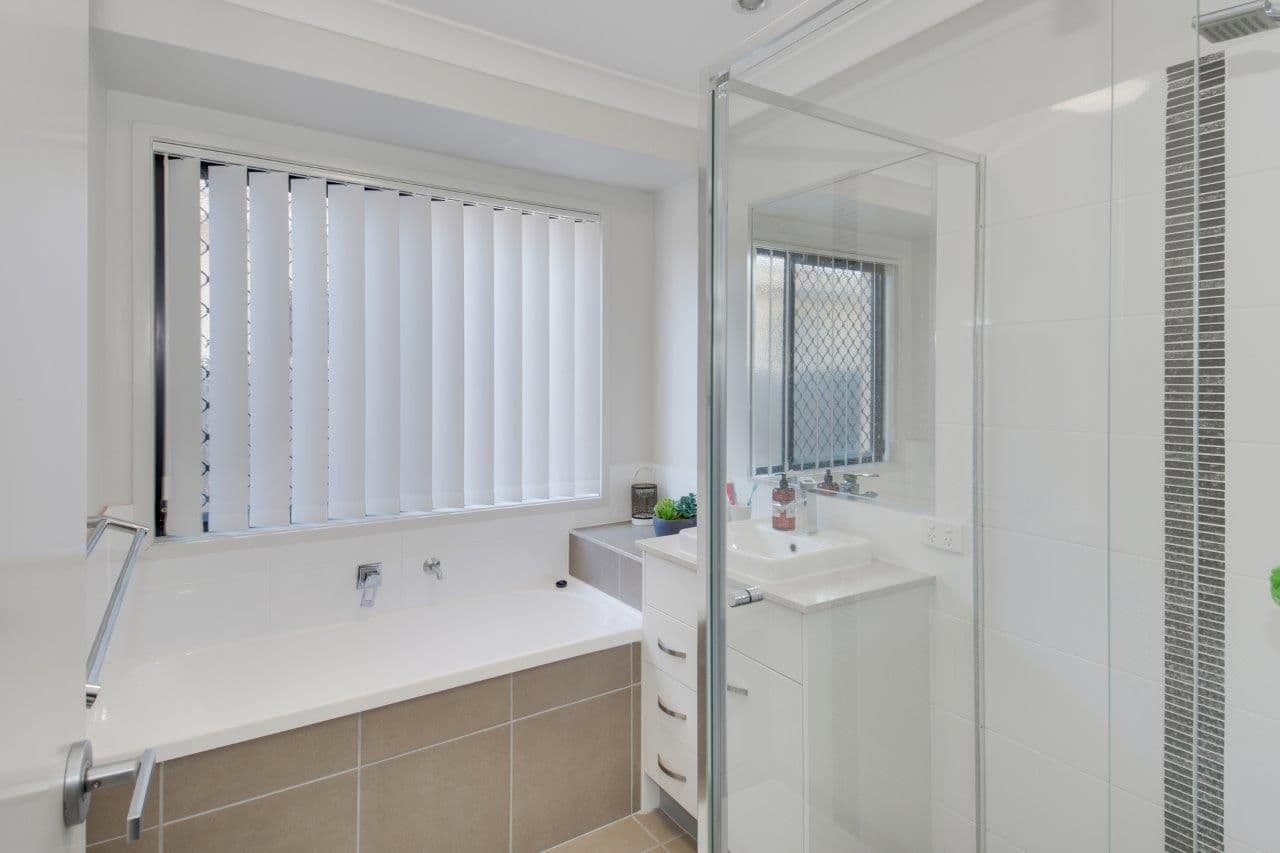 7 Leeside Place, Hope Island QLD 4212, Hope Island - Thumbnail 6