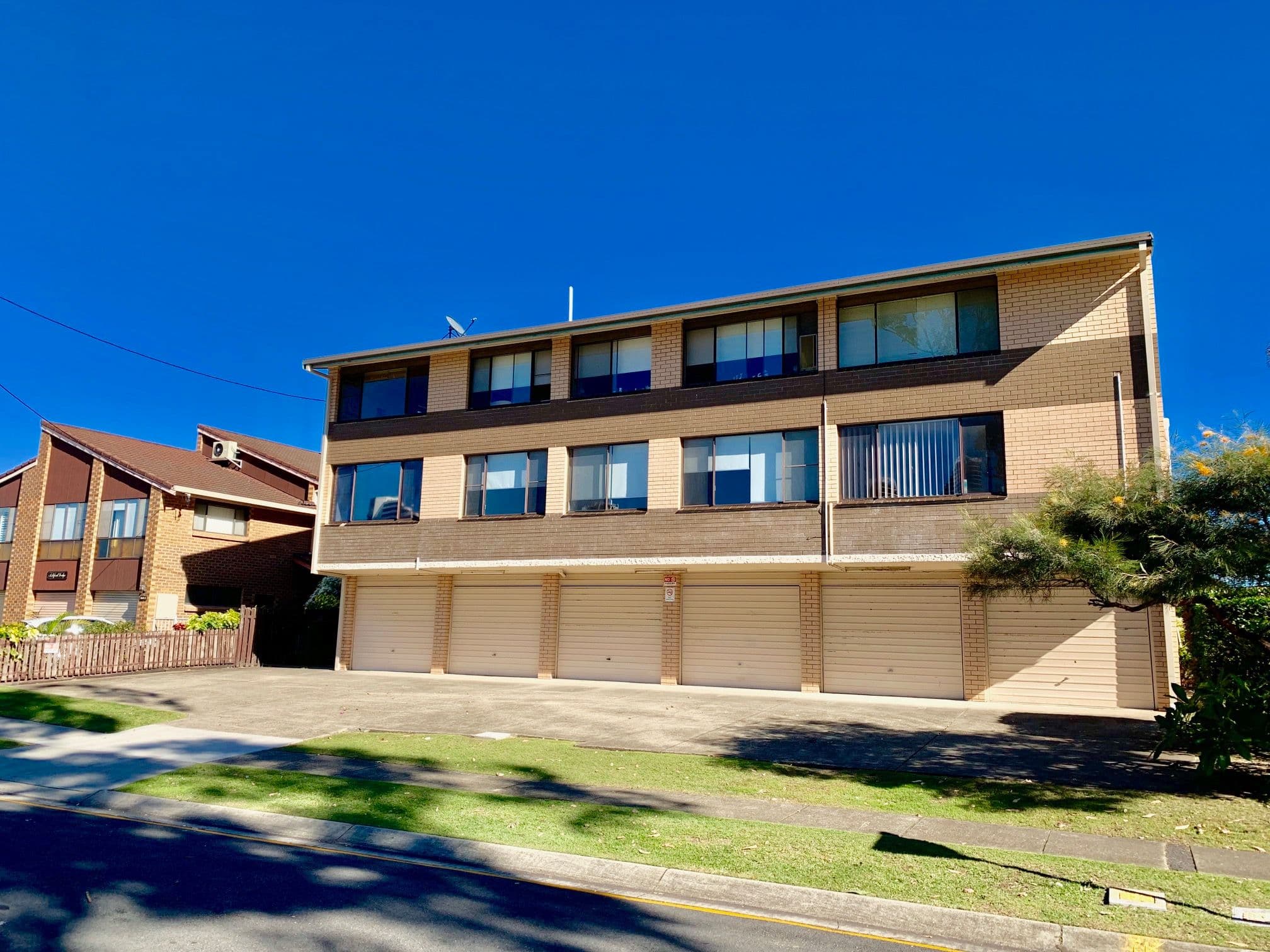12 T E Peters Drive, Broadbeach Waters QLD 4218, Broadbeach Waters - Thumbnail 3