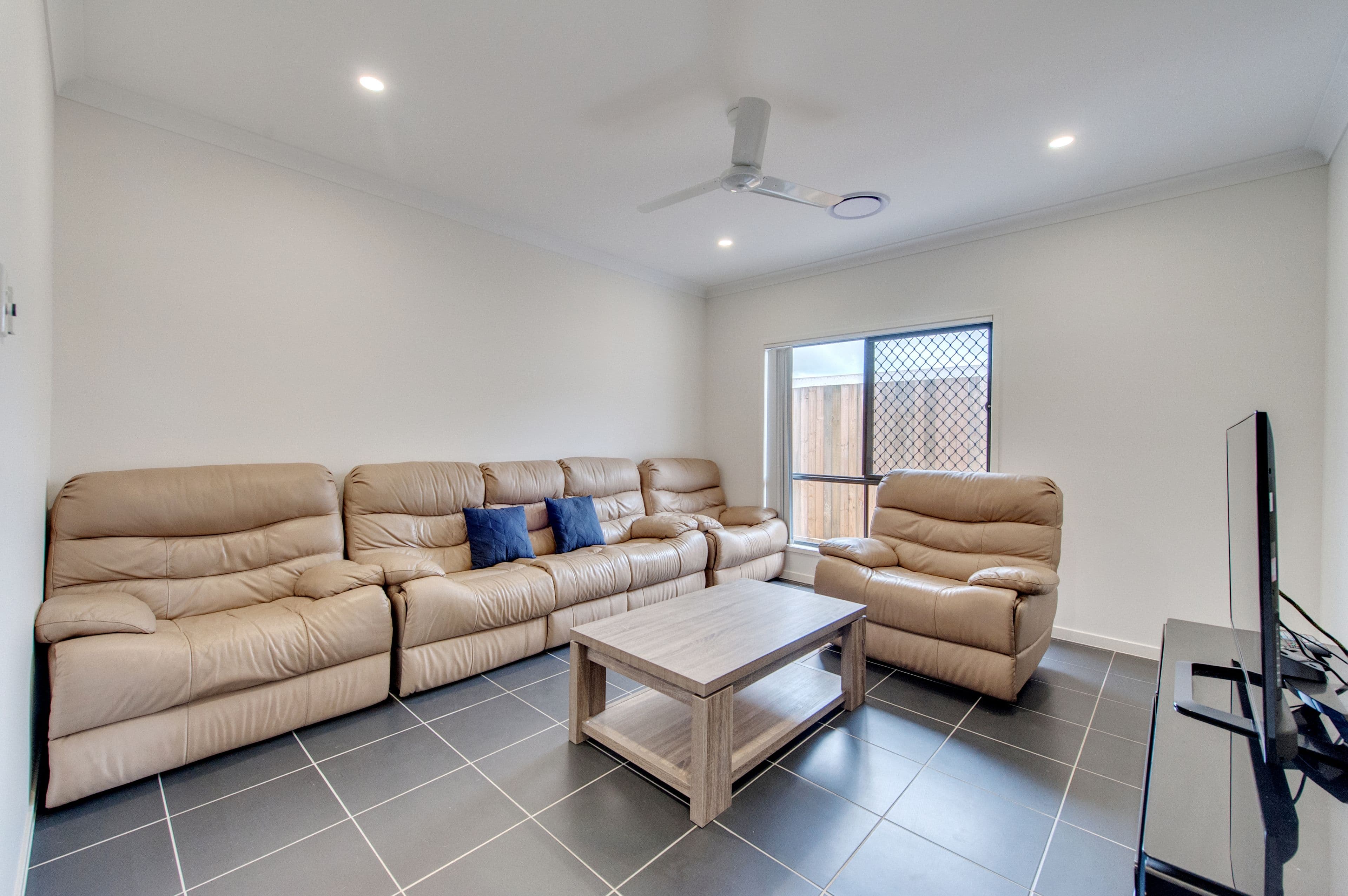 17 Jersey Crescent, Springfield Lakes QLD 4300, Springfield Lakes - Thumbnail 4