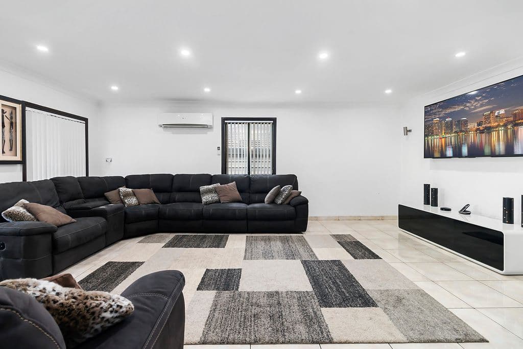 116 Gabo Crescent, Sadleir - Thumbnail 3